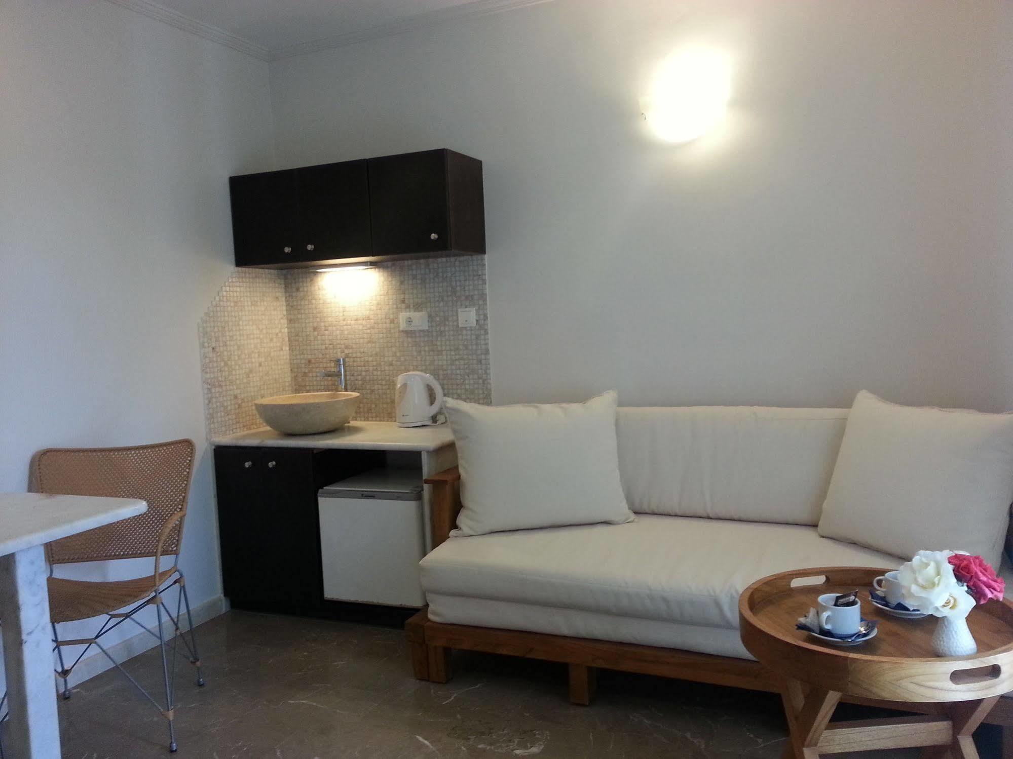 Ionian Princess Suites Hotel Ахарави Екстериор снимка